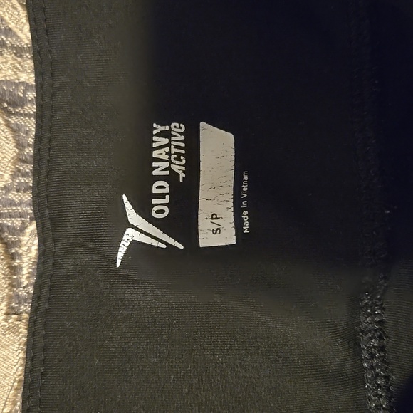 Old Navy Workout Leggings - Picture 3 of 3